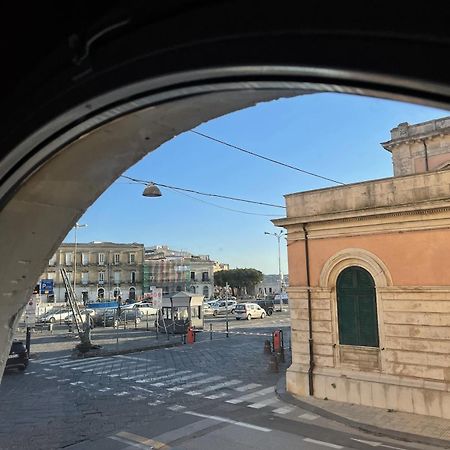 Raha Suites Syracuse Bagian luar foto